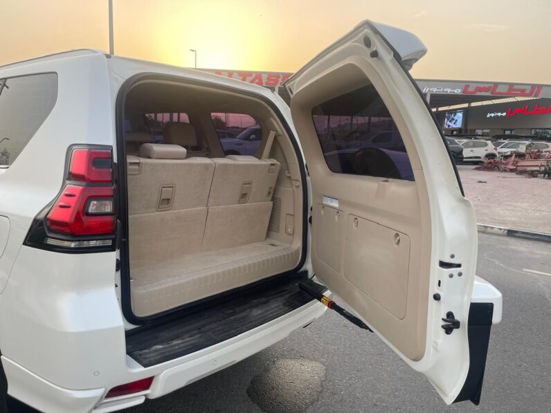 TOYOTA PRADO 2020 VXR FULL OPTION V6 4.0 GCC SPECS