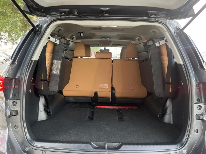 TOYOTA FORTUNER 2019 WHITE 2.7L GCC SPEC