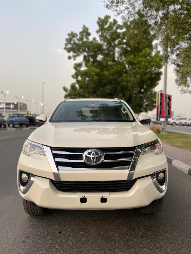 TOYOTA FORTUNER 2019 WHITE 2.7L GCC SPEC