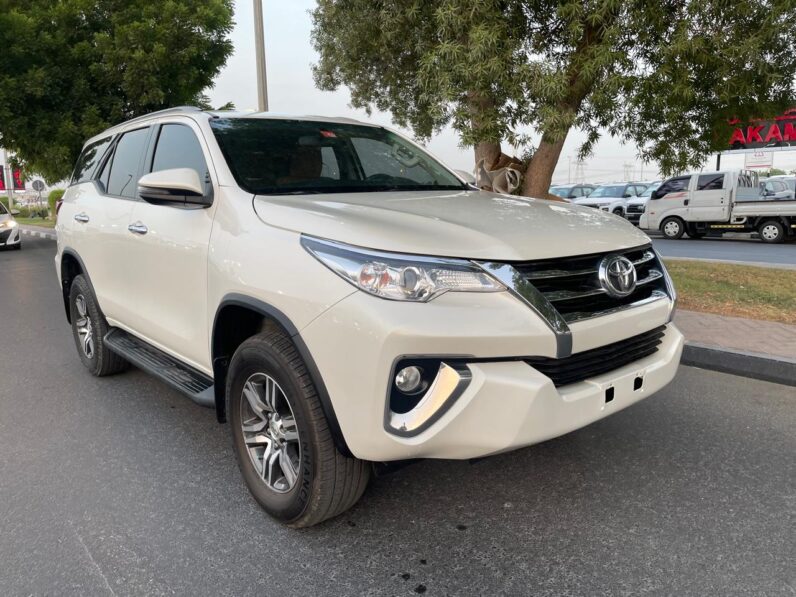 TOYOTA FORTUNER 2019 WHITE 2.7L GCC SPEC