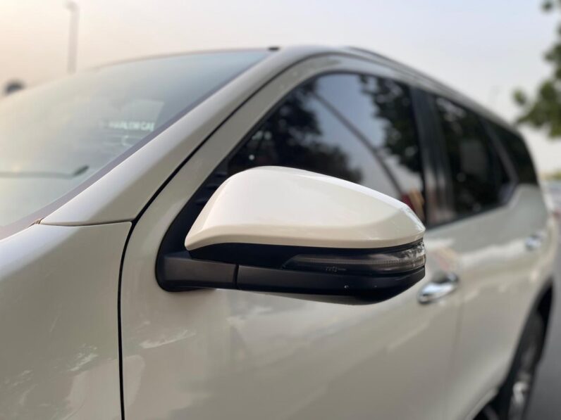 TOYOTA FORTUNER 2019 WHITE 2.7L GCC SPEC