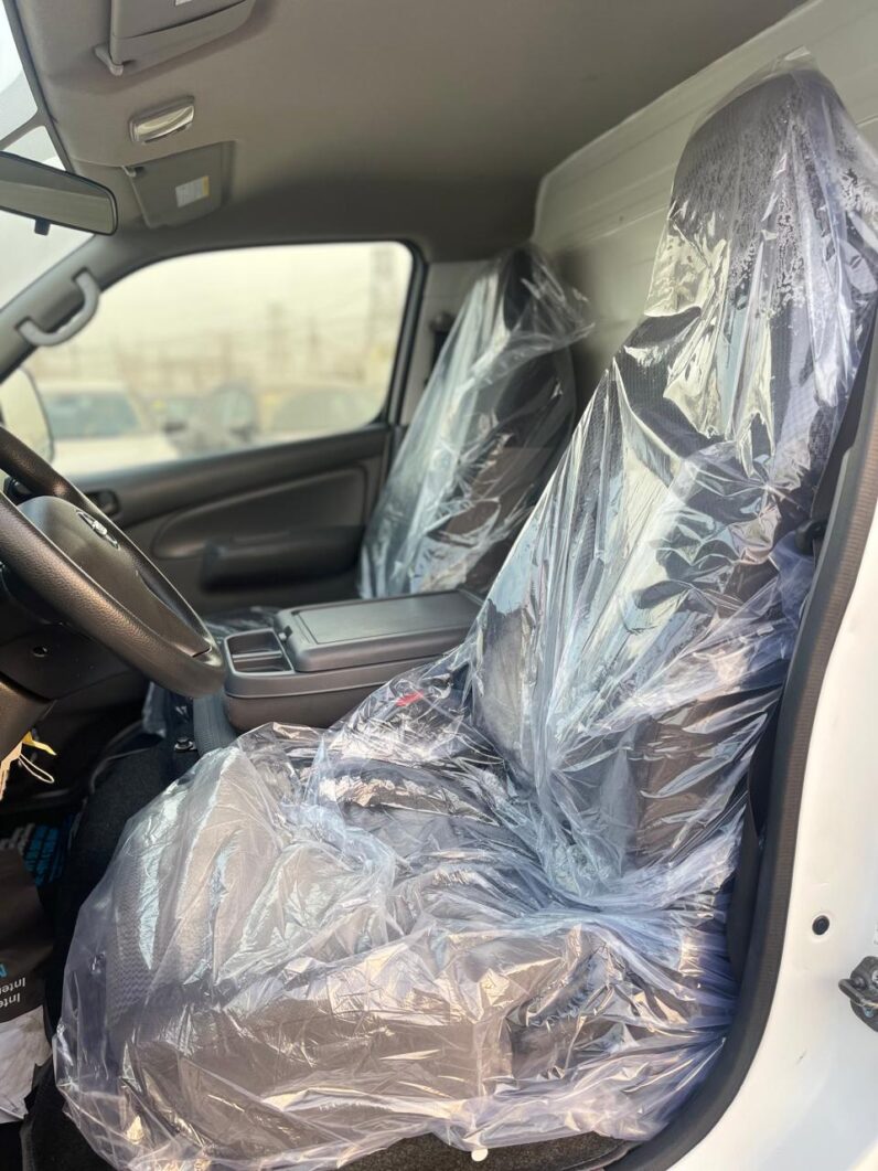 NISSAN URVAN CHILLER VAN 2019 GCC SPECS