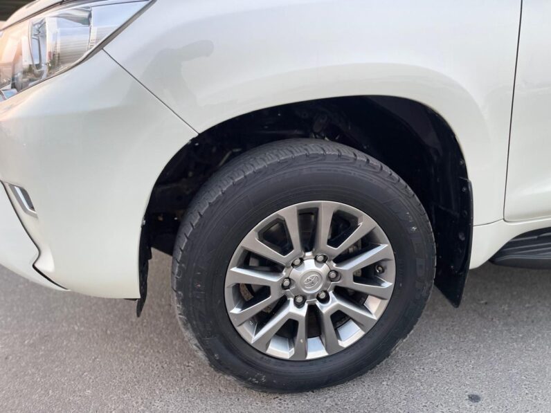 Toyota Prado VX.R 2019 White 2.7L V4