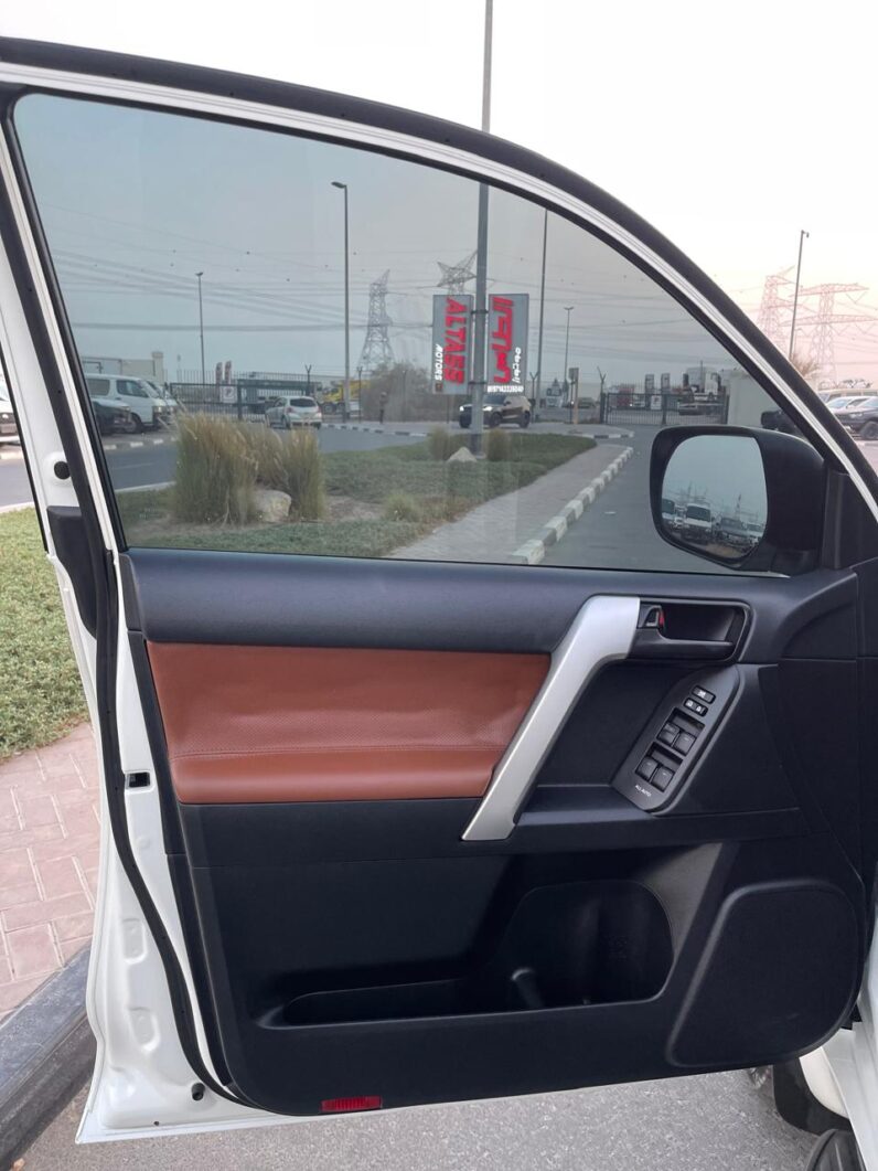 Toyota Prado VX.R 2019 White 2.7L V4