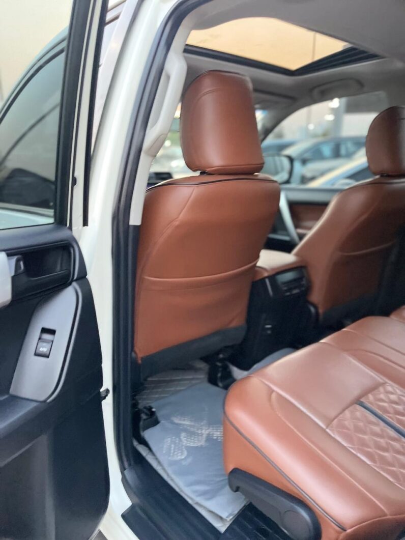 Toyota Prado VX.R 2019 White 2.7L V4