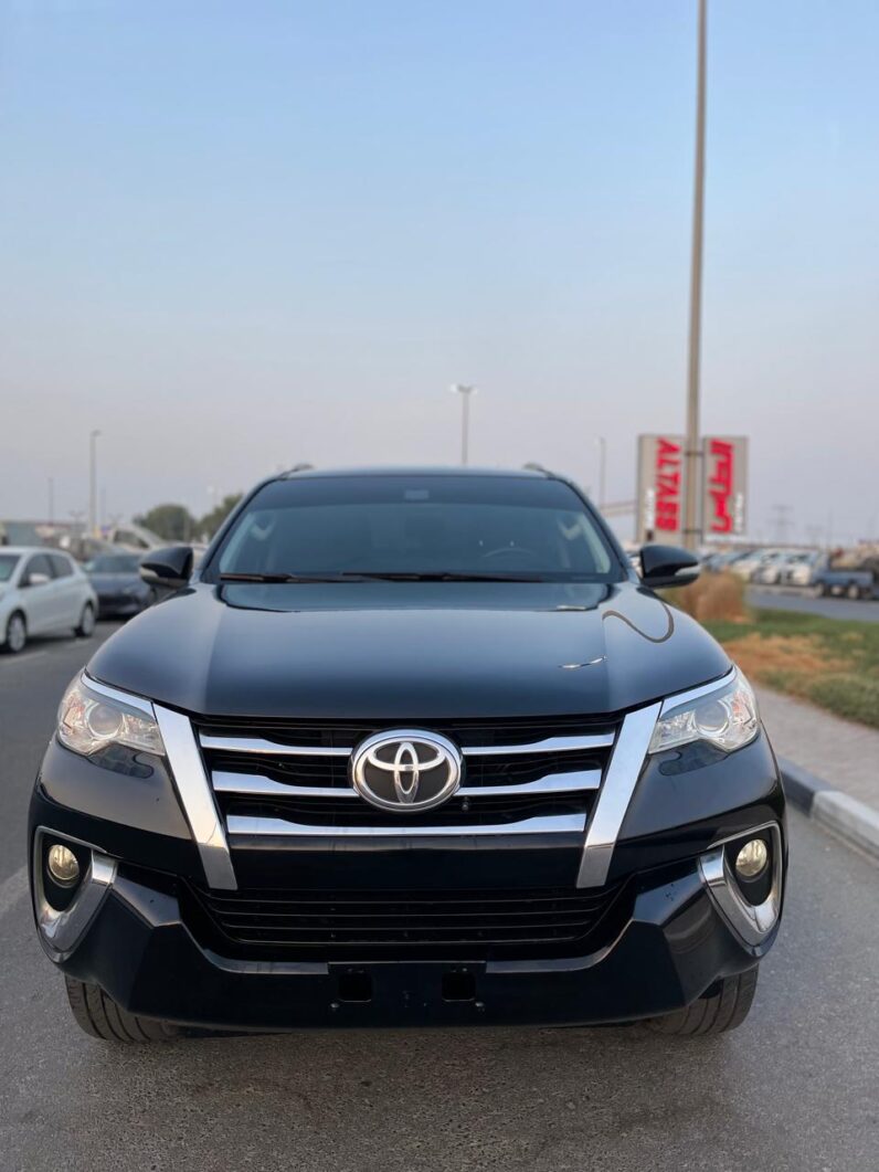 Toyota Fortuner 2016 Black 2.7L