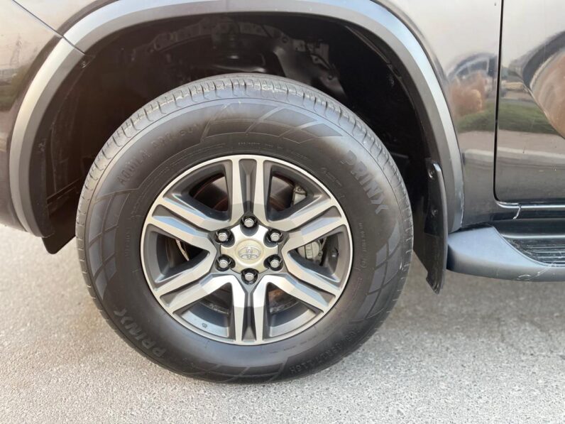 Toyota Fortuner 2016 Black 2.7L