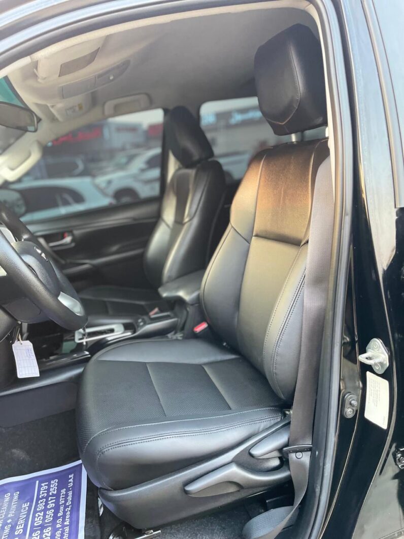 Toyota Fortuner 2016 Black 2.7L