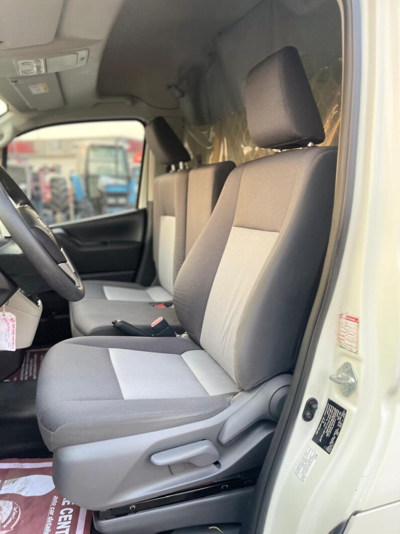 Hiace 2020 Highroof Cargo v6 3.5