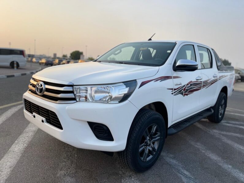 Toyota Hilux 2019 White color full option 2.7L GCC