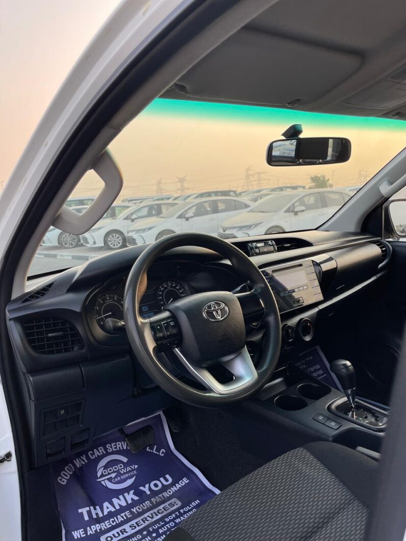 Toyota Hilux 2019 White color full option 2.7L GCC