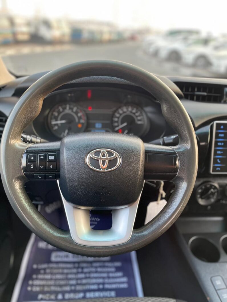 Toyota Hilux 2019 White color full option 2.7L GCC