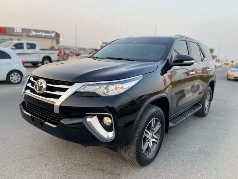 Toyota Fortuner EXR 2.7L 2016 BLACK color GCC specs
