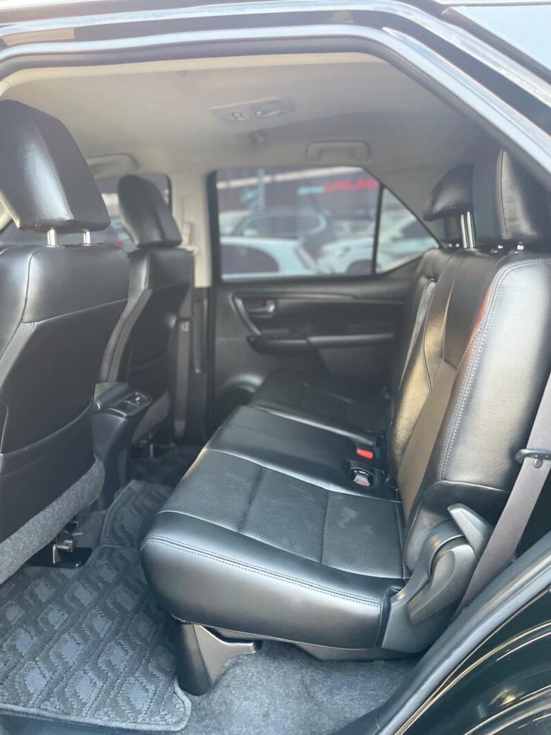 Toyota Fortuner EXR 2.7L 2016 BLACK color GCC specs