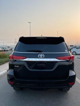Toyota Fortuner EXR 2.7L 2016 BLACK color GCC specs