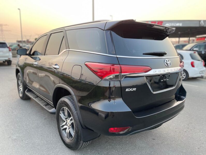 Toyota Fortuner EXR 2.7L 2016 BLACK color GCC specs