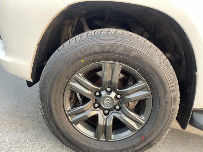 Toyota Hilux 2018 DLX 2.7L