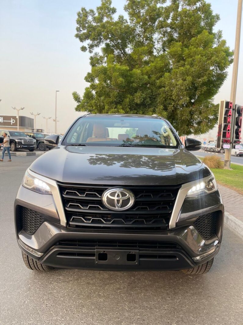 Toytoa Fortuner 2022 EX.R 2.7L V4 GCC specs