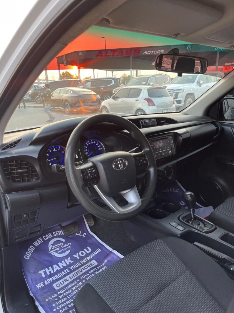 Toyota Hilux 2020 2WD 2.7L GCC specs