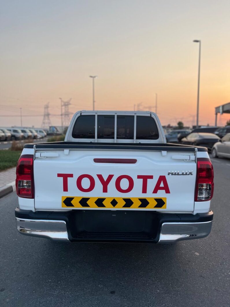 Toyota Hilux 2020 2WD 2.7L GCC specs