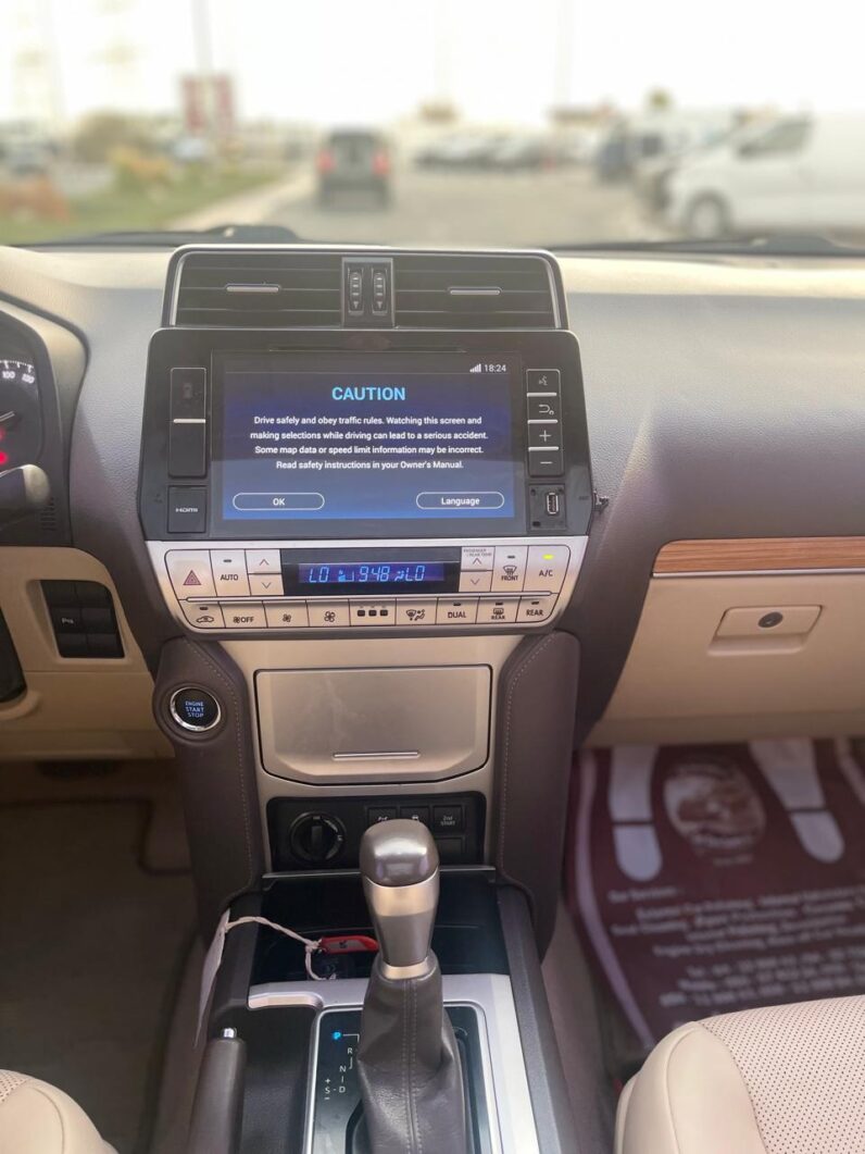 Toyota Prado VX.R 2023 V6 GCC Specs