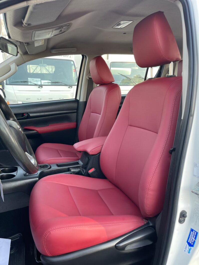 Toyota Hilux GLX Full option Diesel 2.8L GCC Specs