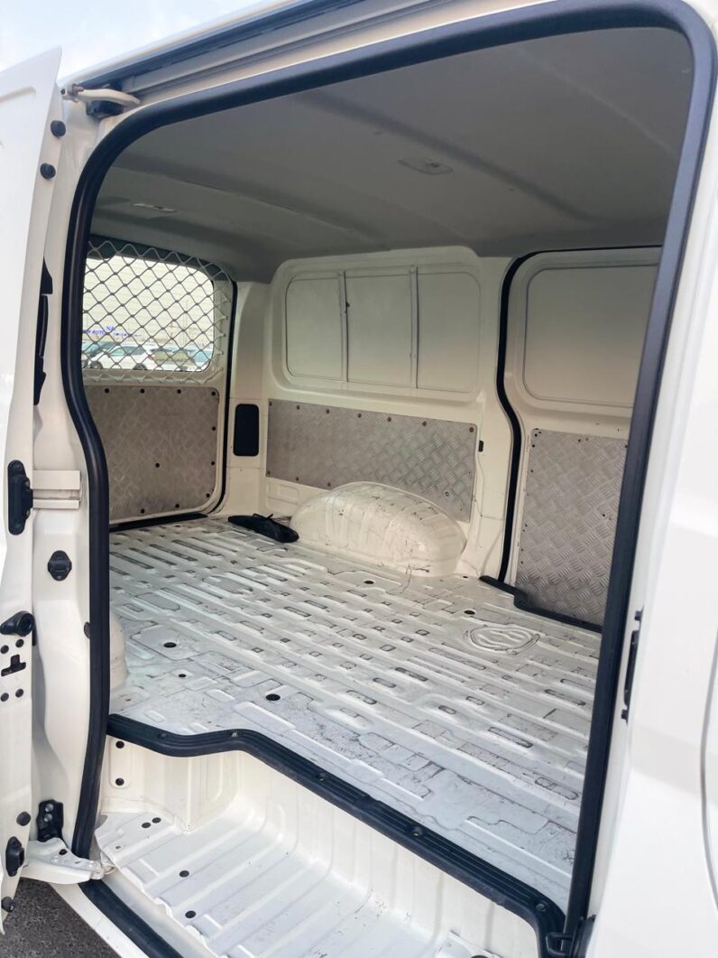 Toyota Hiace2021 High Roof Cargo N/S 3.0 GCC Specs