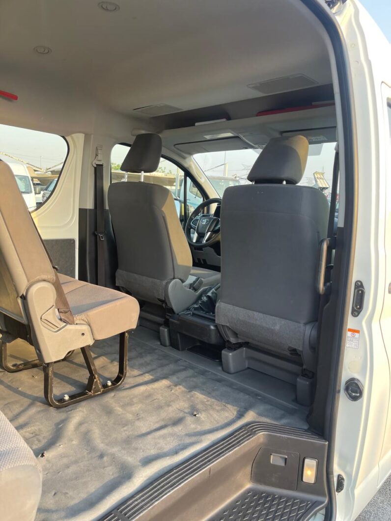 Toyota Hiace 2022 Highroof 13 seater GCC Specs