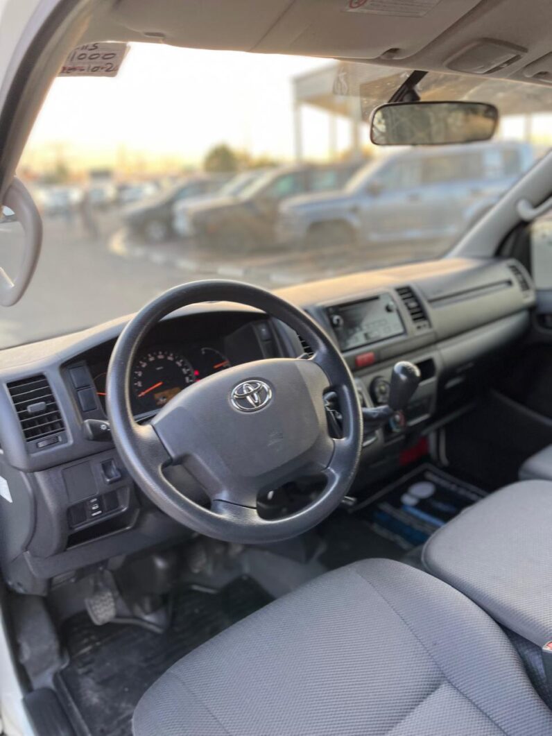 Toyota Hiace 2021 Cargo old shape GCC Specs