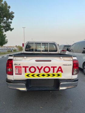 Toyota Hilux 2WD 4×2 2019 2.7L GCC SPECS