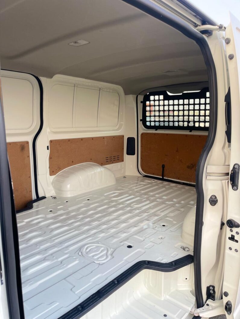 Toyotq Hiace 2020 STNDRD ROOF Cargo N/S Al Futtaim