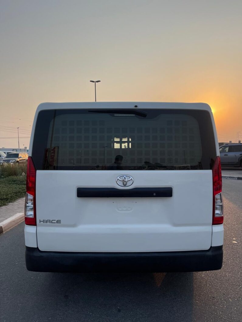 Toyotq Hiace 2020 STNDRD ROOF Cargo N/S Al Futtaim