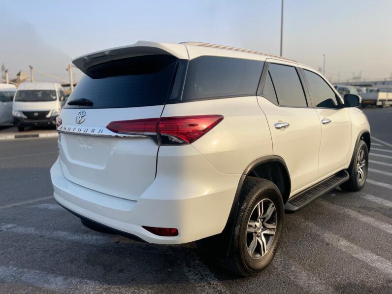 Toyota Fortuner Ex.r 2020 2.7l GCC SPECS