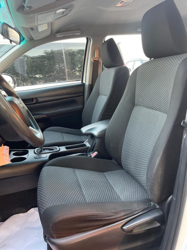 Toyota Hilux 2WD 2019 2.7L