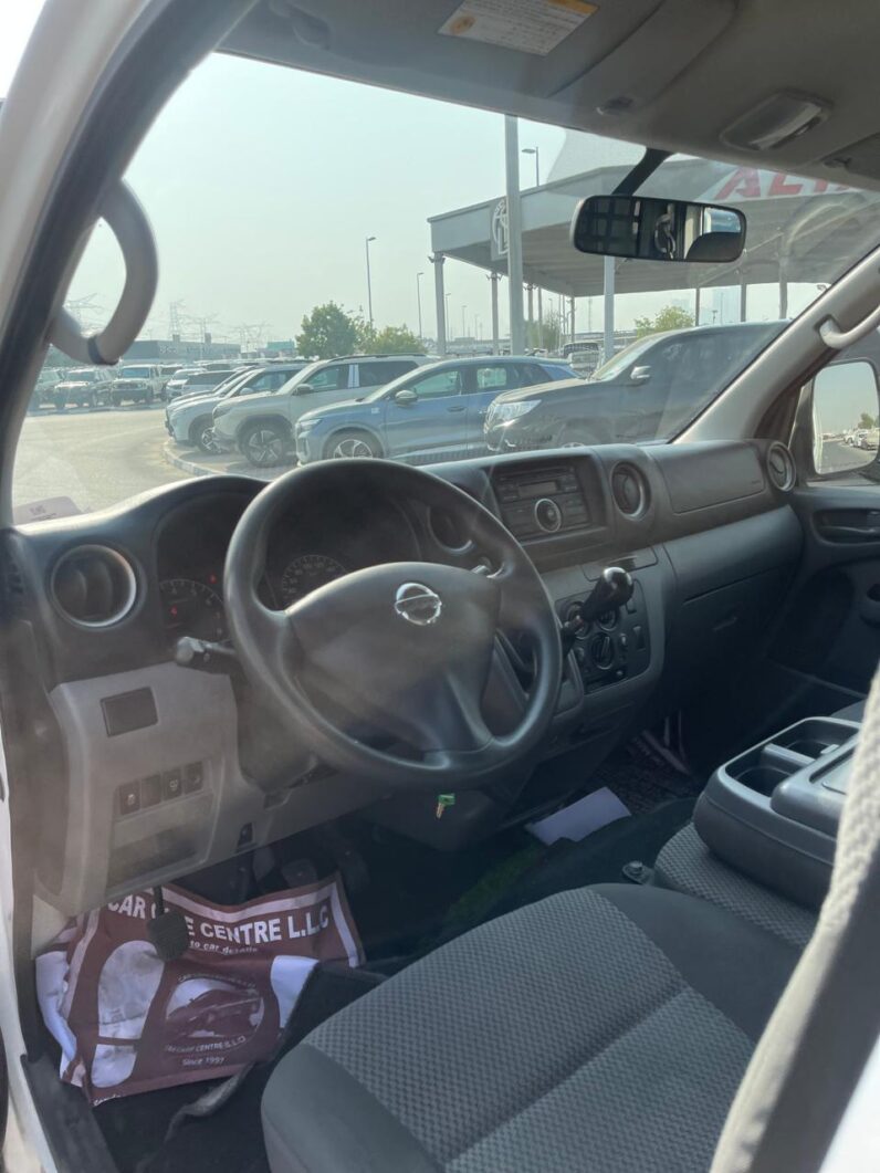 Nissa Urvan 2020 H/R 6 seater GCC specs